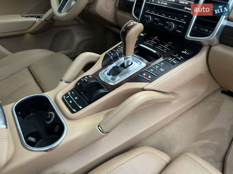 Внедорожник / Кроссовер Porsche Cayenne 2015 в Киеве фото 191 Внедорожник / Кроссовер Porsche Cayenne 2015 в Киеве