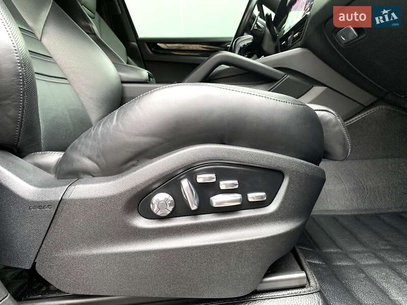 Внедорожник / Кроссовер Porsche Cayenne 2019 в Кривом Роге фото 41 Внедорожник / Кроссовер Porsche Cayenne 2019 в Кривом Роге
