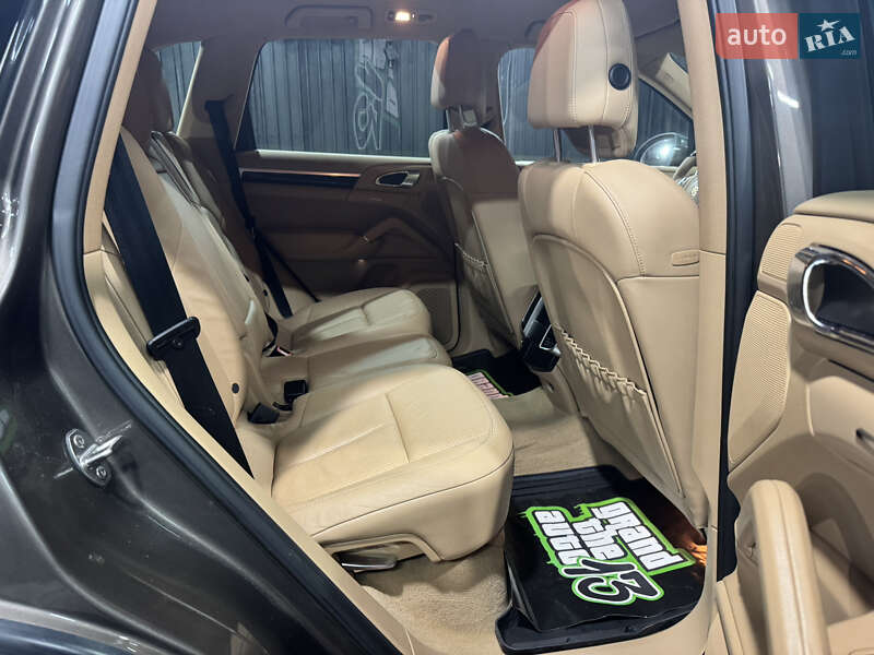 Внедорожник / Кроссовер Porsche Cayenne 2012 в Одессе фото 24 Внедорожник / Кроссовер Porsche Cayenne 2012 в Одессе