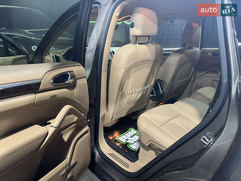 Внедорожник / Кроссовер Porsche Cayenne 2012 в Одессе фото 26 Внедорожник / Кроссовер Porsche Cayenne 2012 в Одессе