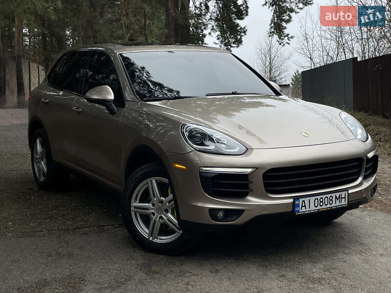 Внедорожник / Кроссовер Porsche Cayenne 2016 в Киеве