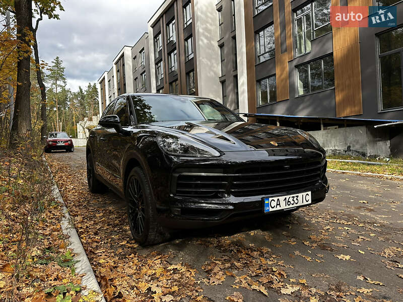Внедорожник / Кроссовер Porsche Cayenne 2019 в Киеве
