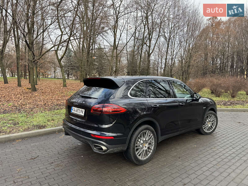 Внедорожник / Кроссовер Porsche Cayenne 2016 в Киеве