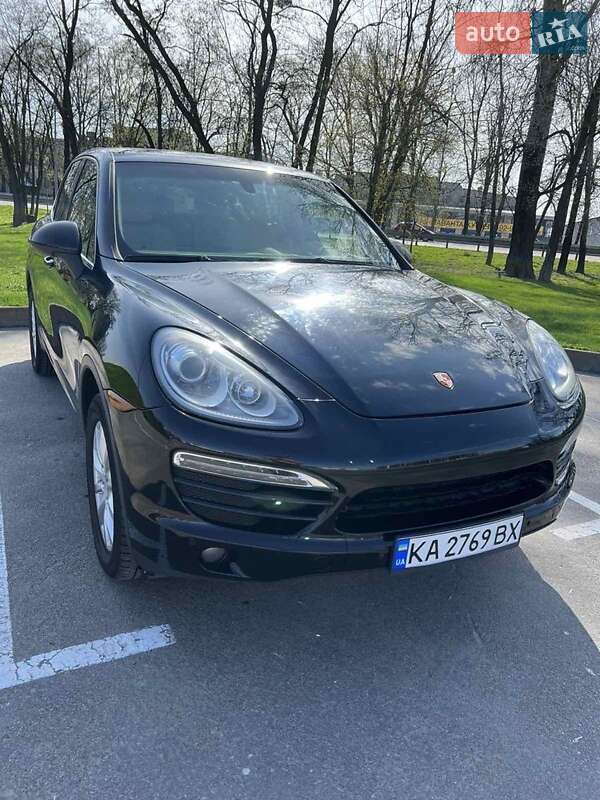 Внедорожник / Кроссовер Porsche Cayenne 2014 в Вишневом фото 11 Внедорожник / Кроссовер Porsche Cayenne 2014 в Вишневом