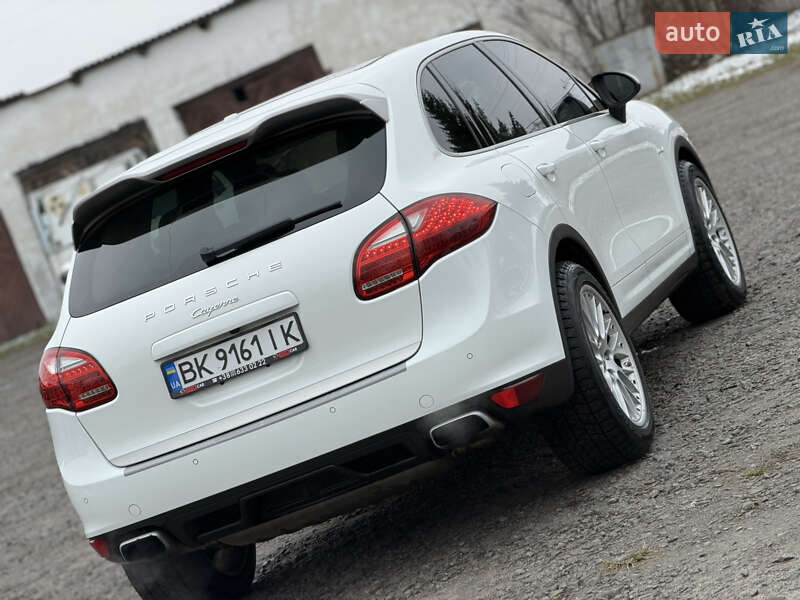 Внедорожник / Кроссовер Porsche Cayenne 2014 в Ковеле