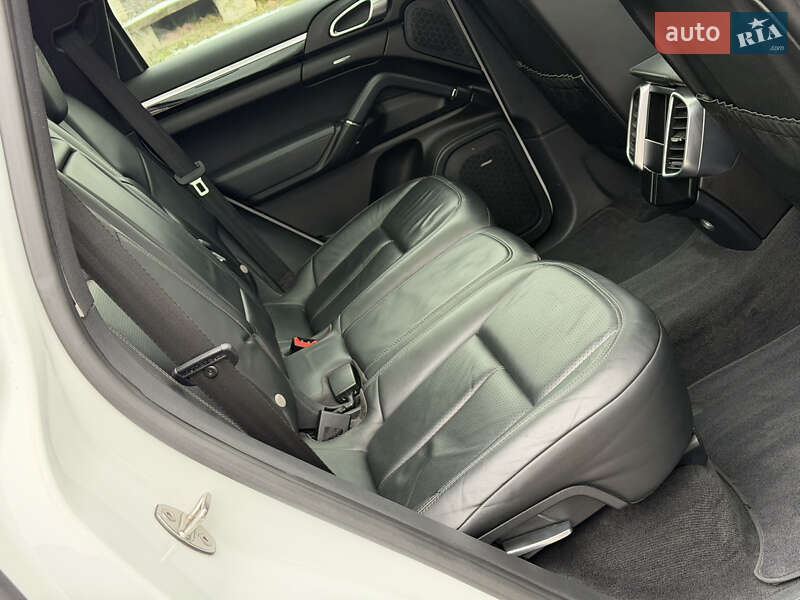 Внедорожник / Кроссовер Porsche Cayenne 2014 в Ковеле