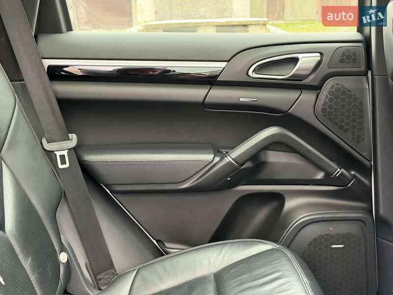 Внедорожник / Кроссовер Porsche Cayenne 2014 в Ковеле