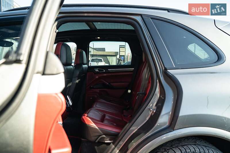 Внедорожник / Кроссовер Porsche Cayenne 2015 в Черновцах фото 40 Внедорожник / Кроссовер Porsche Cayenne 2015 в Черновцах