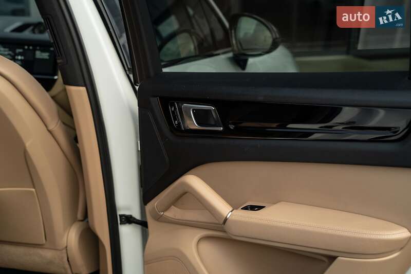 Внедорожник / Кроссовер Porsche Cayenne 2019 в Черновцах фото 64 Внедорожник / Кроссовер Porsche Cayenne 2019 в Черновцах