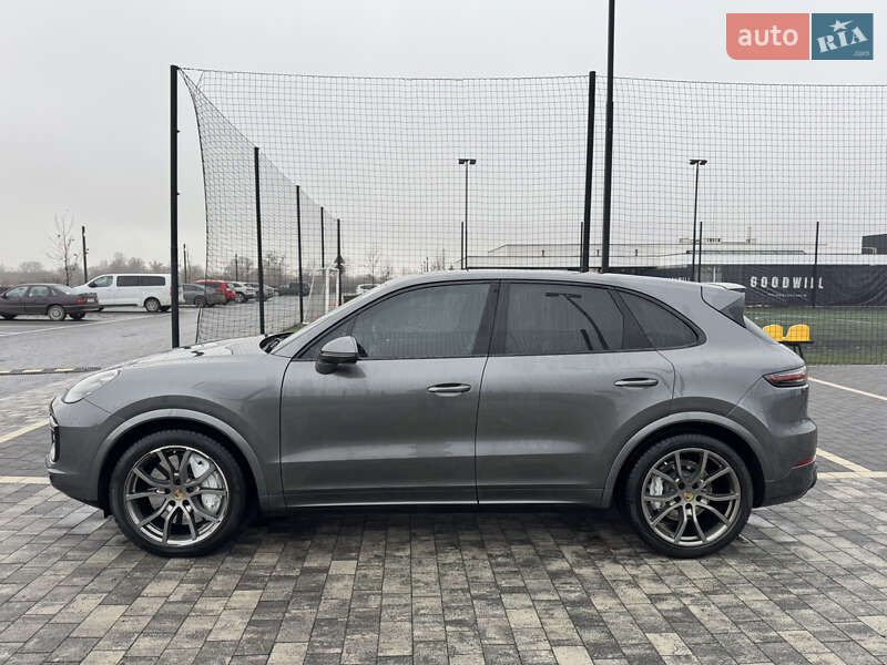 Внедорожник / Кроссовер Porsche Cayenne 2019 в Ужгороде