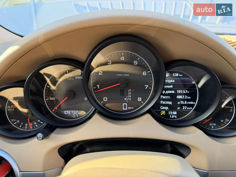 Внедорожник / Кроссовер Porsche Cayenne 2013 в Киеве