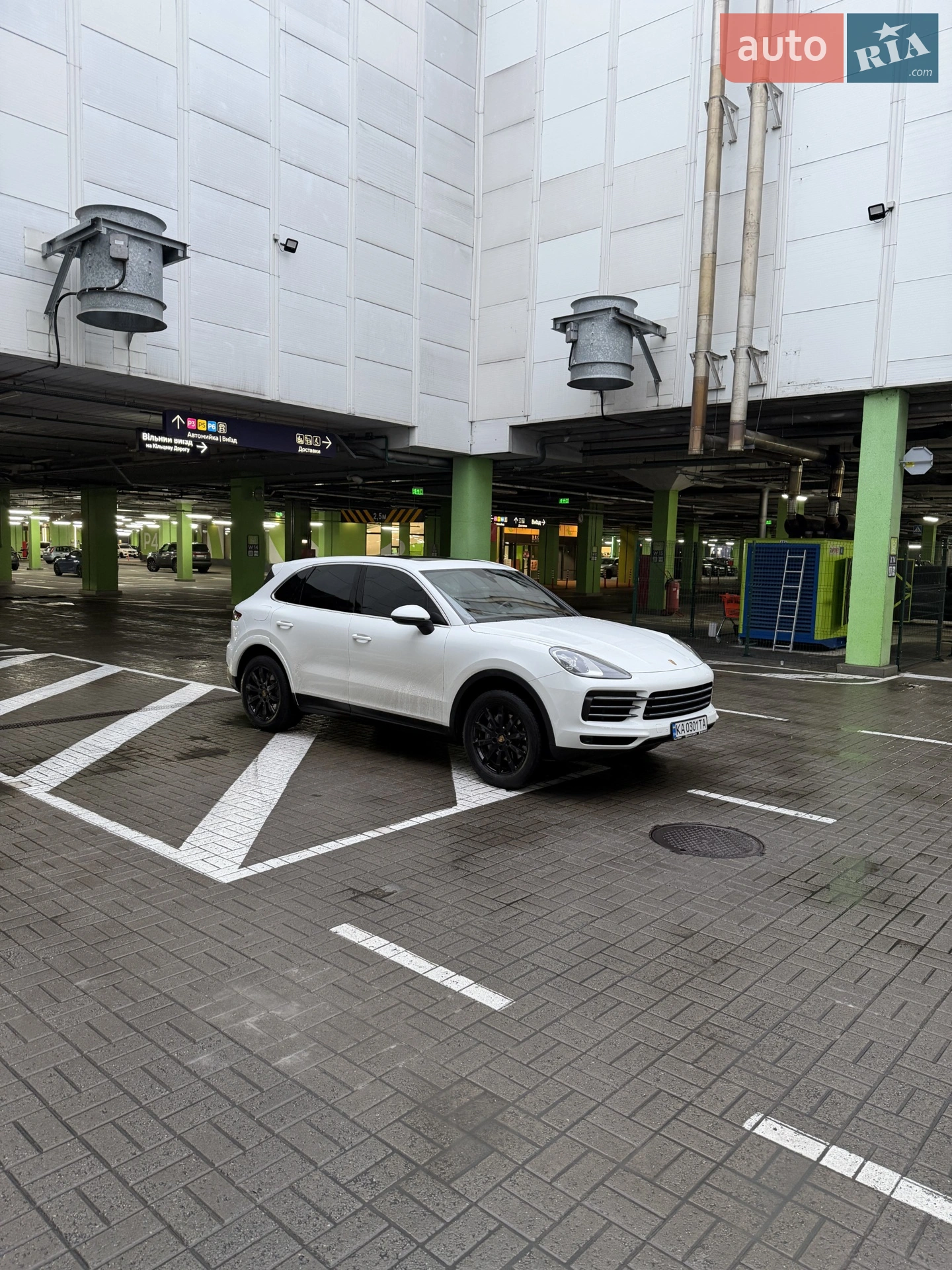 2020 Porsche Cayenne - мініатюра 3