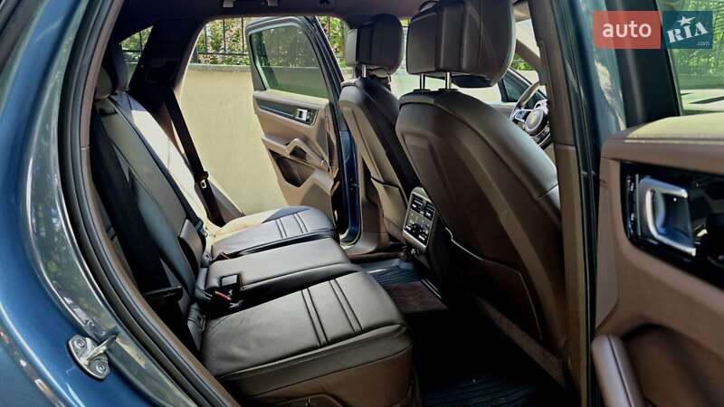 Позашляховик / Кросовер Porsche Cayenne 2019 в Києві