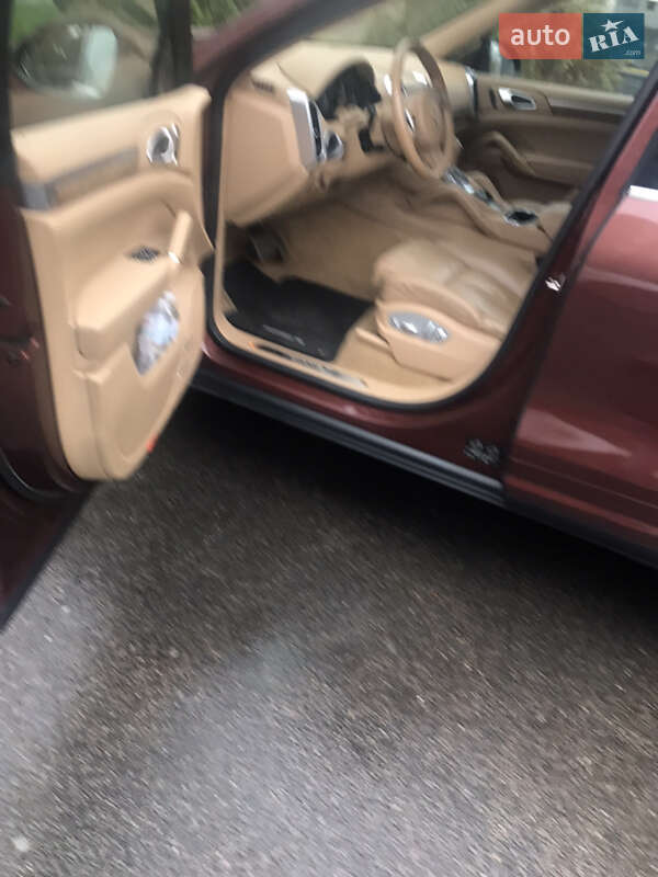 Внедорожник / Кроссовер Porsche Cayenne 2011 в Киеве фото 3 Внедорожник / Кроссовер Porsche Cayenne 2011 в Киеве