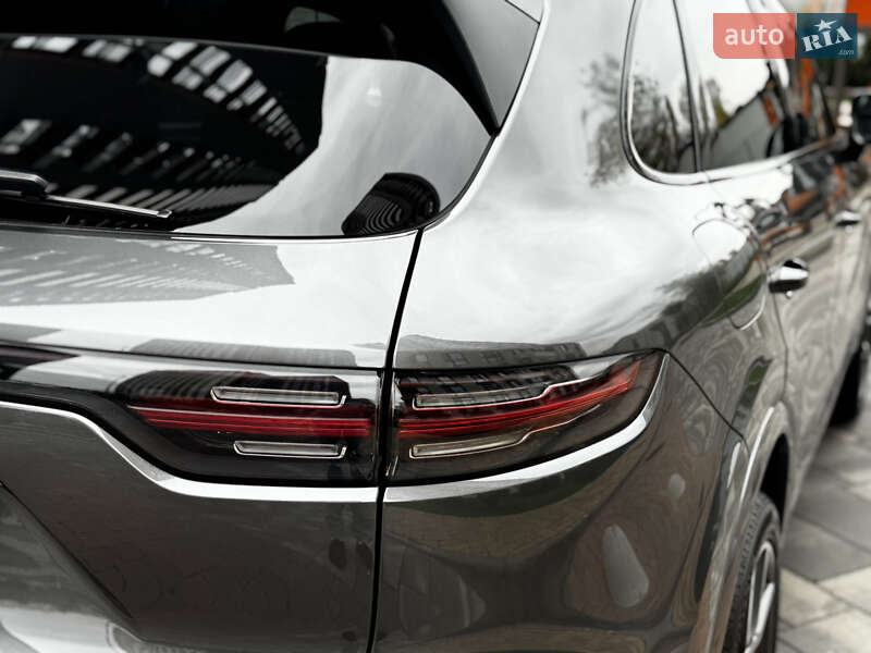 Внедорожник / Кроссовер Porsche Cayenne 2019 в Киеве фото 11 Внедорожник / Кроссовер Porsche Cayenne 2019 в Киеве