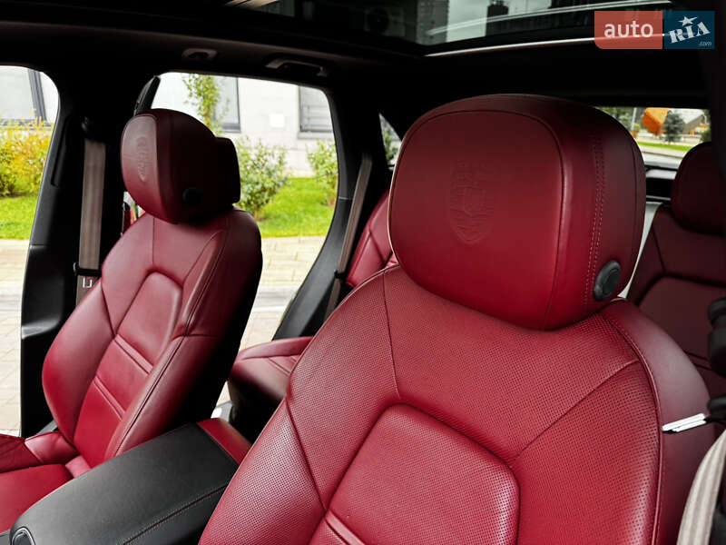 Внедорожник / Кроссовер Porsche Cayenne 2019 в Киеве фото 20 Внедорожник / Кроссовер Porsche Cayenne 2019 в Киеве