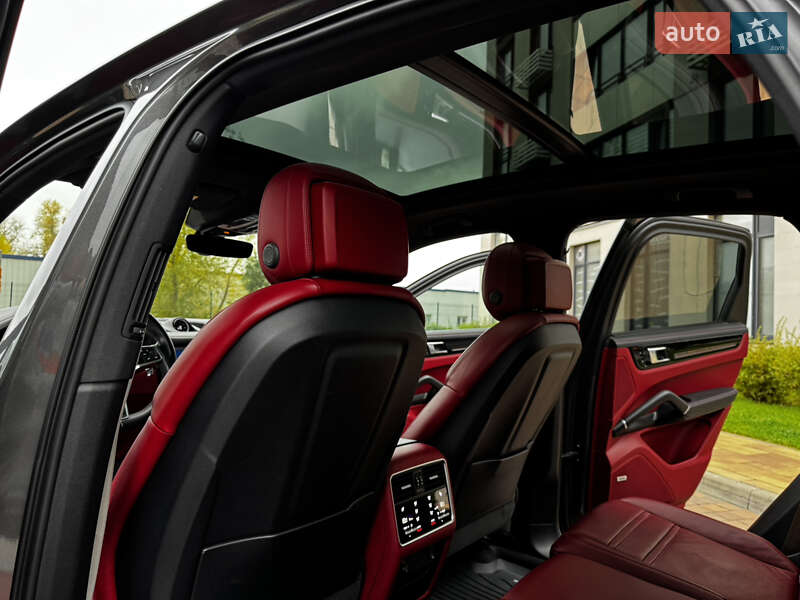 Внедорожник / Кроссовер Porsche Cayenne 2019 в Киеве фото 26 Внедорожник / Кроссовер Porsche Cayenne 2019 в Киеве