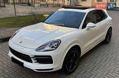Позашляховик / Кросовер Porsche Cayenne 2017 в Чернівцях