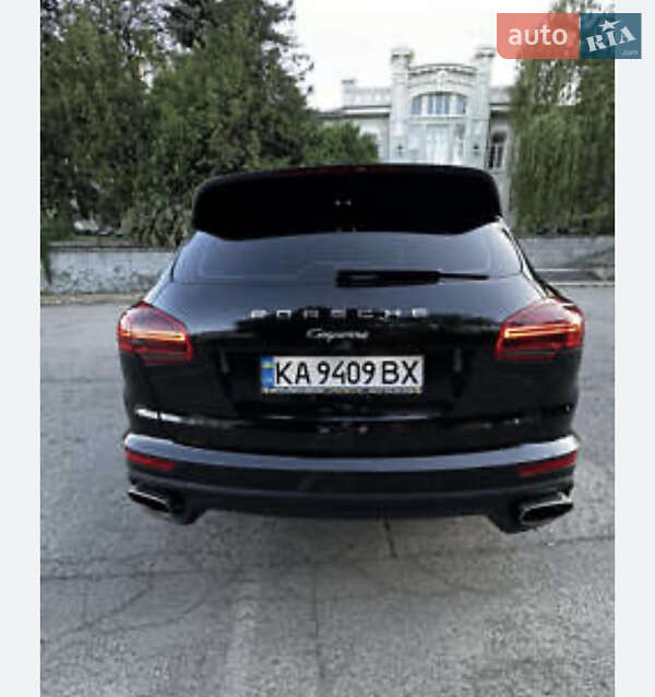 Внедорожник / Кроссовер Porsche Cayenne 2015 в Киеве