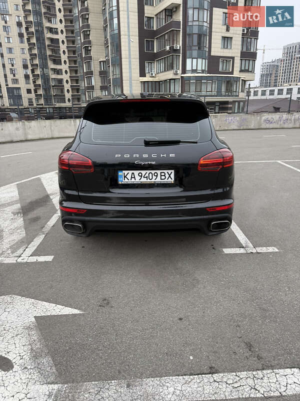 Внедорожник / Кроссовер Porsche Cayenne 2015 в Киеве