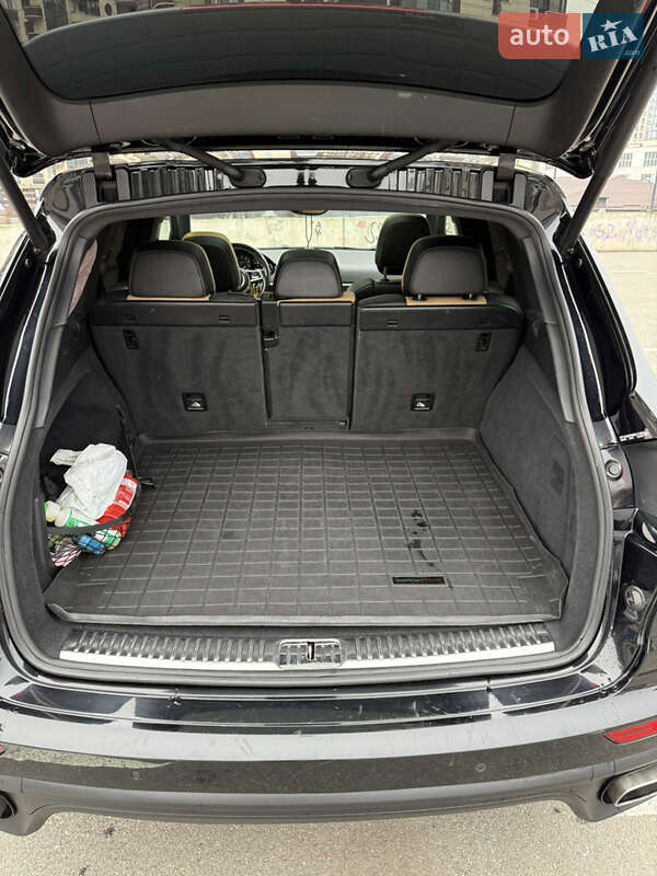 Внедорожник / Кроссовер Porsche Cayenne 2015 в Киеве