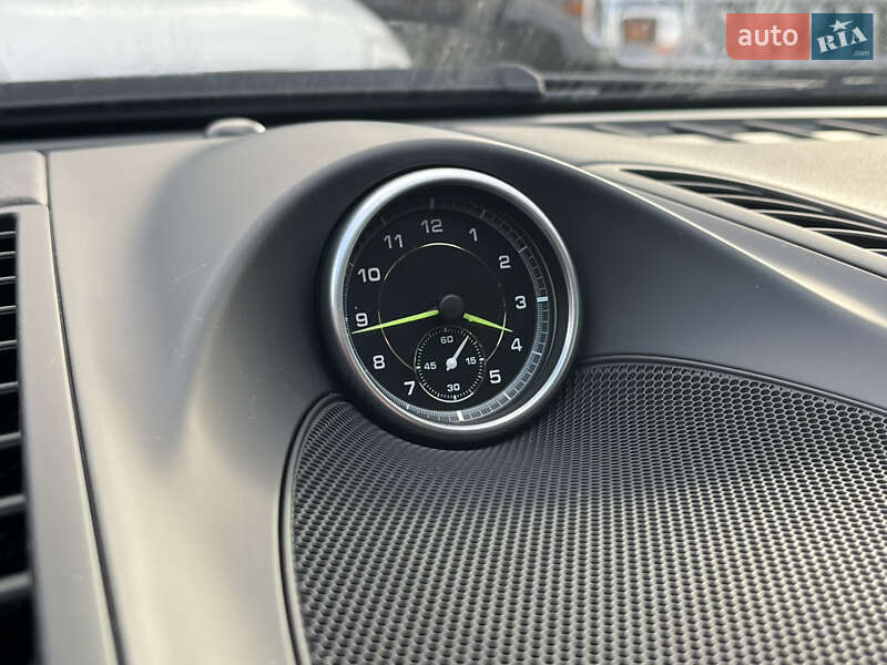 Внедорожник / Кроссовер Porsche Cayenne 2016 в Киеве