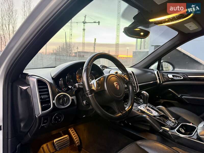 Внедорожник / Кроссовер Porsche Cayenne 2013 в Одессе