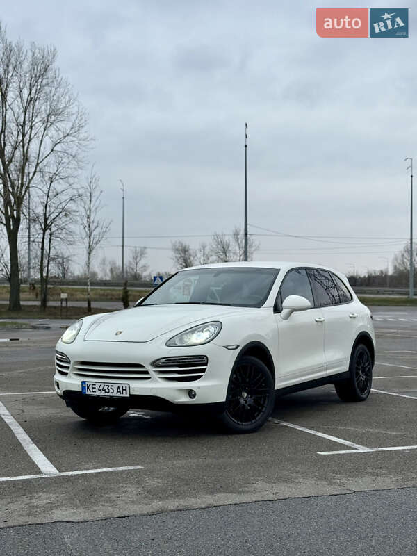 Внедорожник / Кроссовер Porsche Cayenne 2011 в Киеве