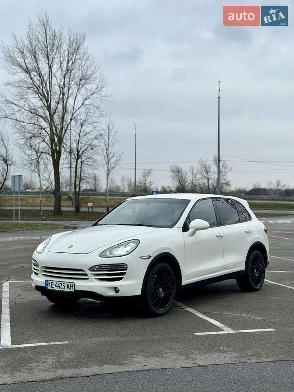 Внедорожник / Кроссовер Porsche Cayenne 2011 в Киеве