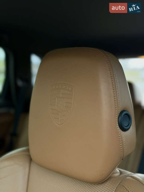 Внедорожник / Кроссовер Porsche Cayenne 2011 в Киеве