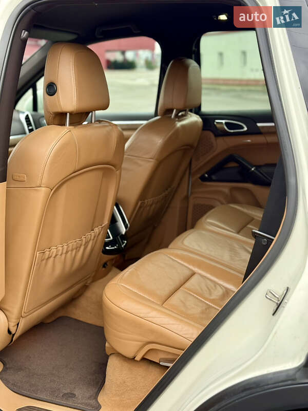Внедорожник / Кроссовер Porsche Cayenne 2011 в Киеве