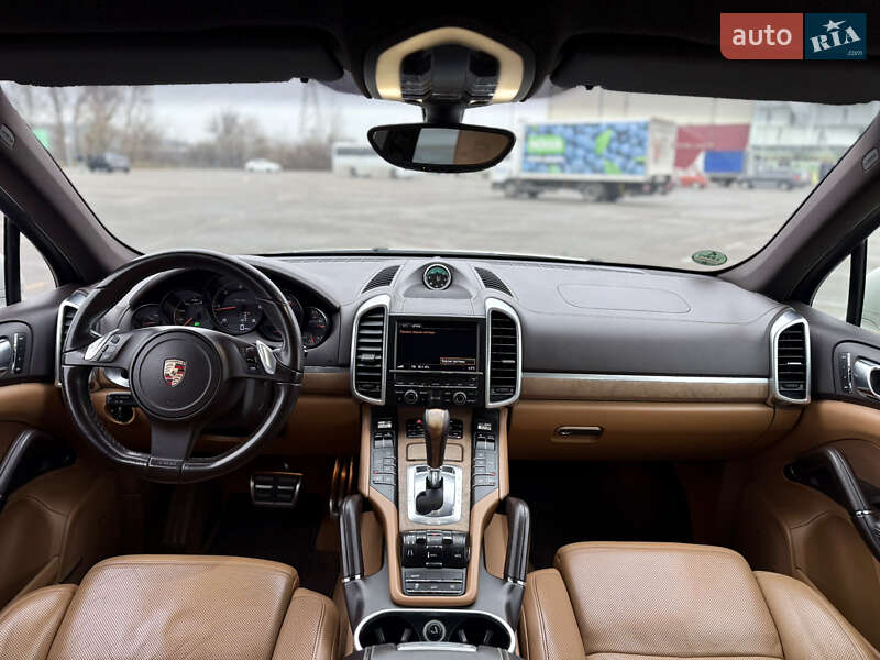 Внедорожник / Кроссовер Porsche Cayenne 2011 в Киеве