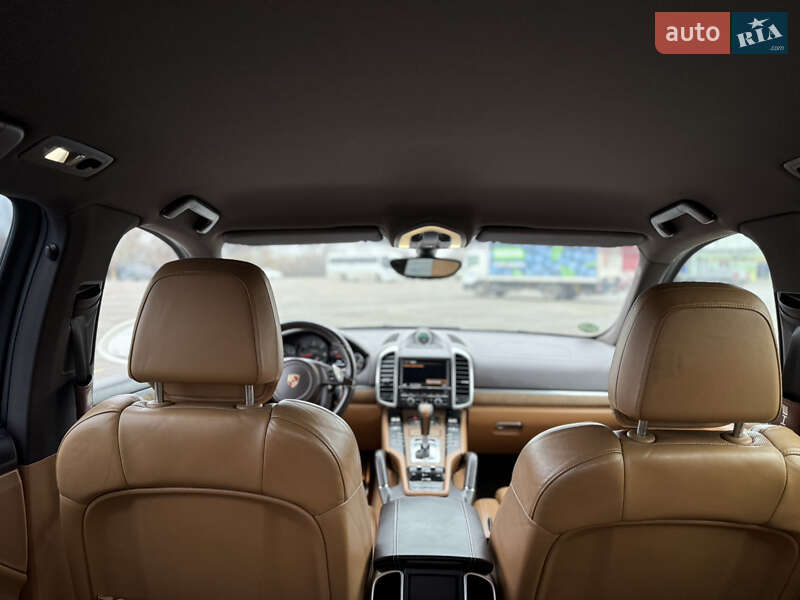 Внедорожник / Кроссовер Porsche Cayenne 2011 в Киеве