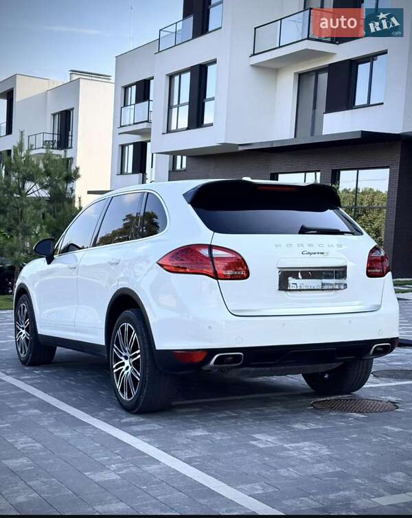 Внедорожник / Кроссовер Porsche Cayenne 2011 в Ужгороде фото 6 Внедорожник / Кроссовер Porsche Cayenne 2011 в Ужгороде