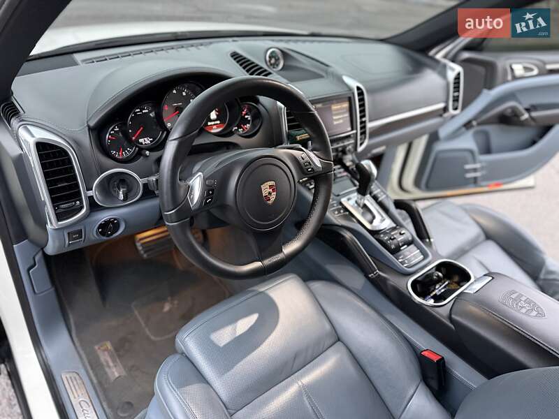 Внедорожник / Кроссовер Porsche Cayenne 2011 в Днепре