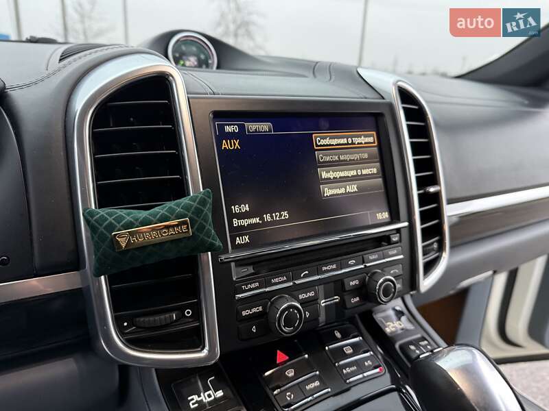 Внедорожник / Кроссовер Porsche Cayenne 2011 в Днепре