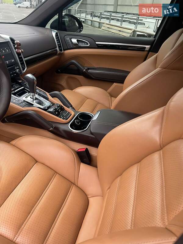 Внедорожник / Кроссовер Porsche Cayenne 2017 в Киеве фото 2 Внедорожник / Кроссовер Porsche Cayenne 2017 в Киеве