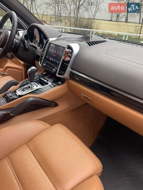 Внедорожник / Кроссовер Porsche Cayenne 2017 в Киеве фото 7 Внедорожник / Кроссовер Porsche Cayenne 2017 в Киеве