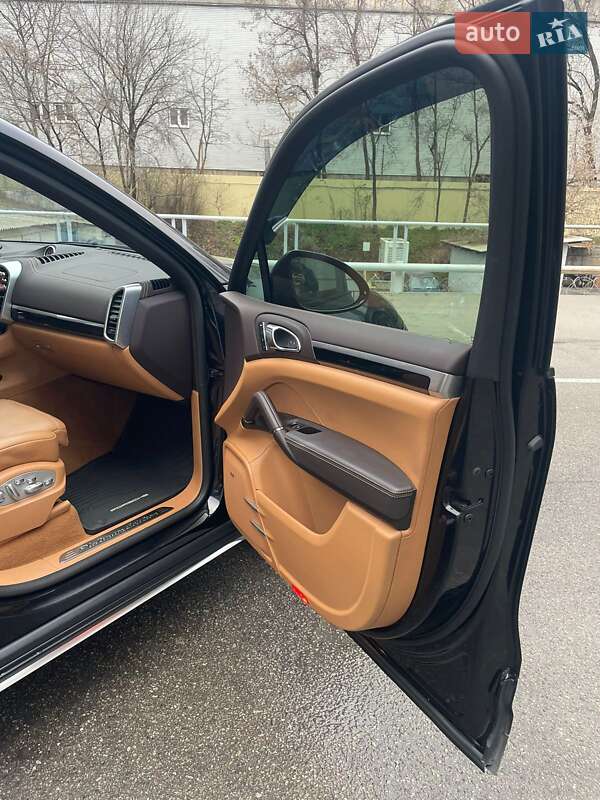 Внедорожник / Кроссовер Porsche Cayenne 2017 в Киеве фото 16 Внедорожник / Кроссовер Porsche Cayenne 2017 в Киеве