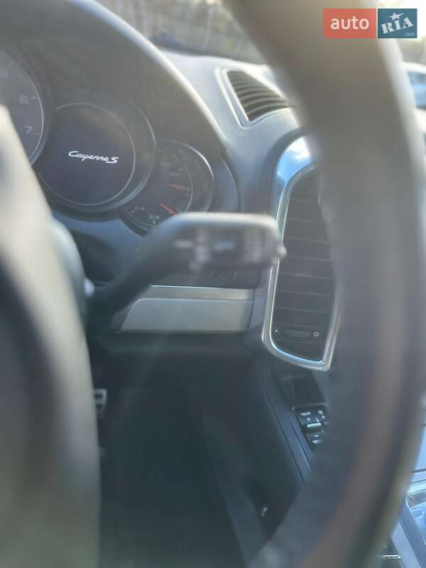 Внедорожник / Кроссовер Porsche Cayenne 2012 в Киеве фото 14 Внедорожник / Кроссовер Porsche Cayenne 2012 в Киеве