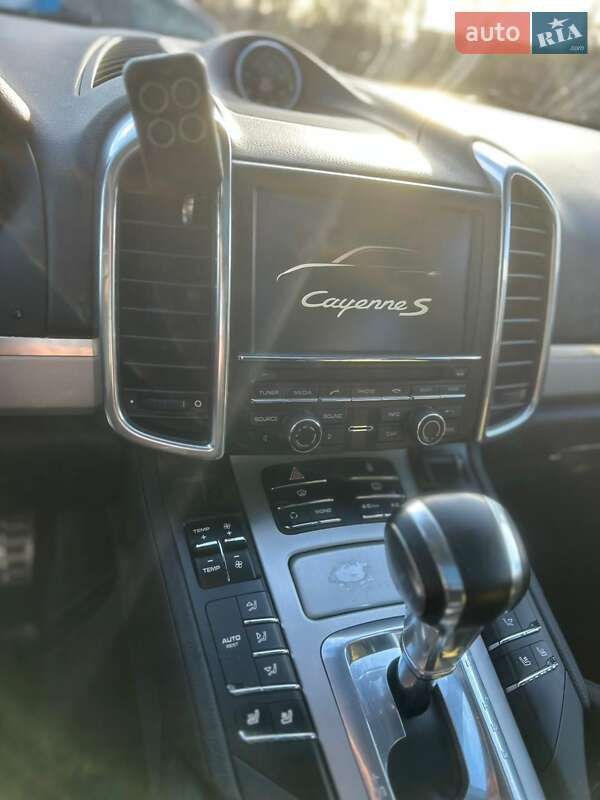 Внедорожник / Кроссовер Porsche Cayenne 2012 в Киеве фото 15 Внедорожник / Кроссовер Porsche Cayenne 2012 в Киеве