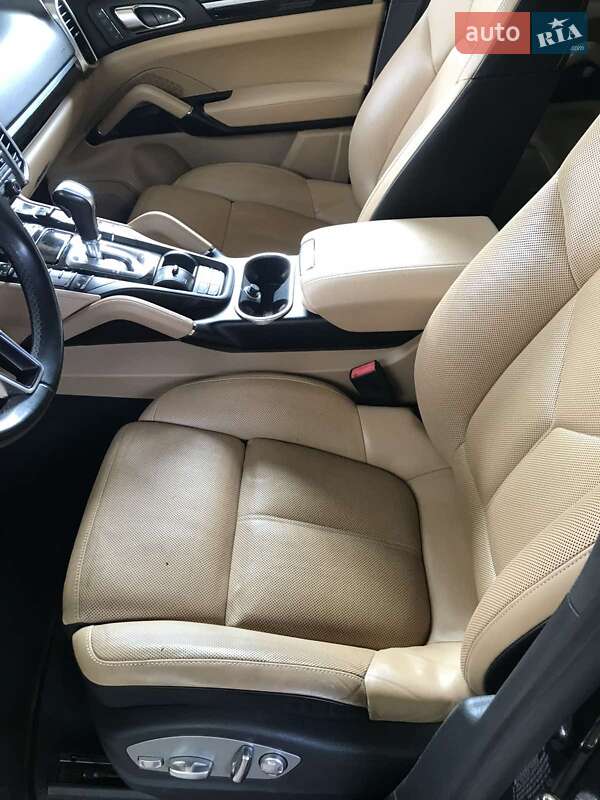 Внедорожник / Кроссовер Porsche Cayenne 2015 в Львове фото 13 Внедорожник / Кроссовер Porsche Cayenne 2015 в Львове