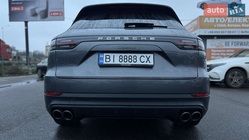 Внедорожник / Кроссовер Porsche Cayenne 2022 в Полтаве