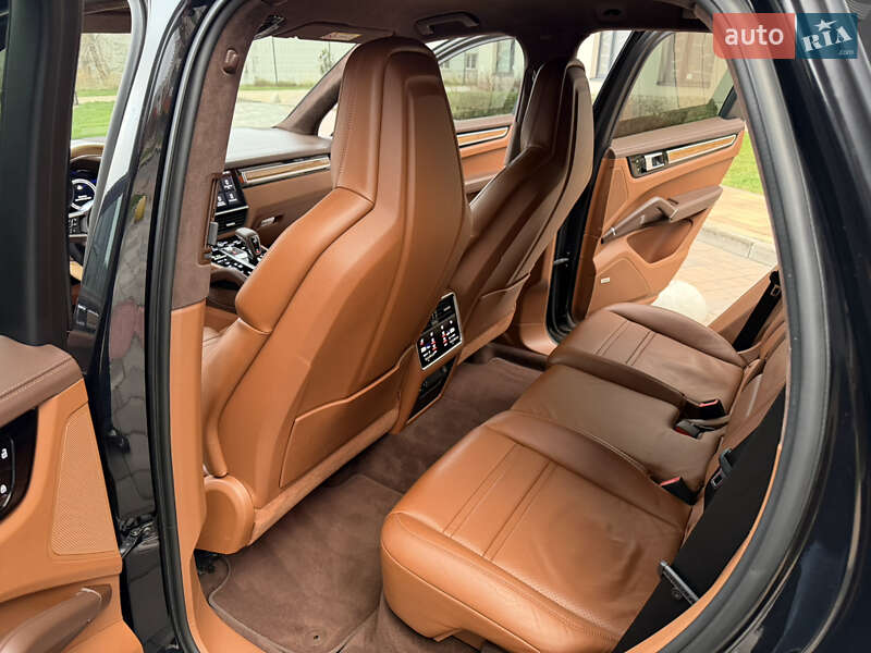 Внедорожник / Кроссовер Porsche Cayenne 2018 в Киеве фото 25 Внедорожник / Кроссовер Porsche Cayenne 2018 в Киеве