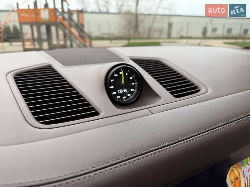 Внедорожник / Кроссовер Porsche Cayenne 2018 в Киеве фото 41 Внедорожник / Кроссовер Porsche Cayenne 2018 в Киеве