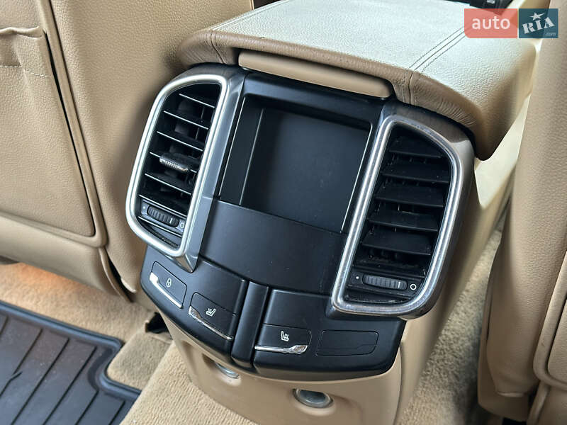 Внедорожник / Кроссовер Porsche Cayenne 2013 в Одессе