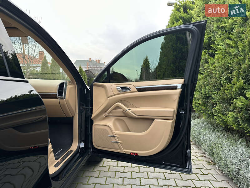 Внедорожник / Кроссовер Porsche Cayenne 2013 в Одессе