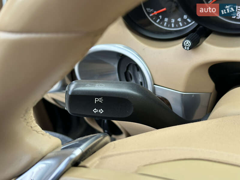 Внедорожник / Кроссовер Porsche Cayenne 2013 в Одессе