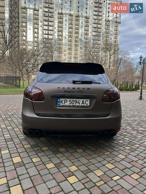 Внедорожник / Кроссовер Porsche Cayenne 2010 в Одессе