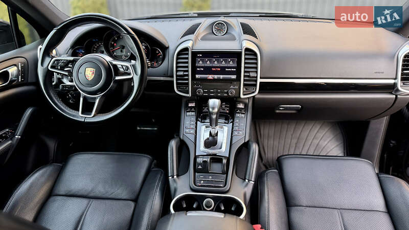 Внедорожник / Кроссовер Porsche Cayenne 2017 в Львове